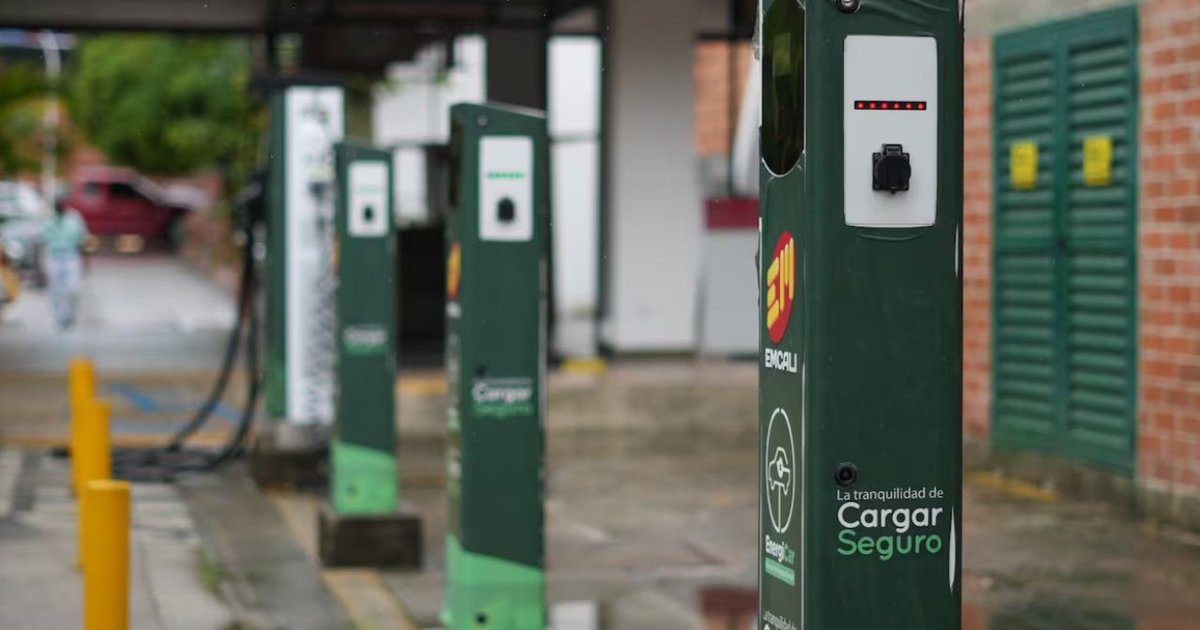 Carga de carros eléctricos en Colombia: qué cambia