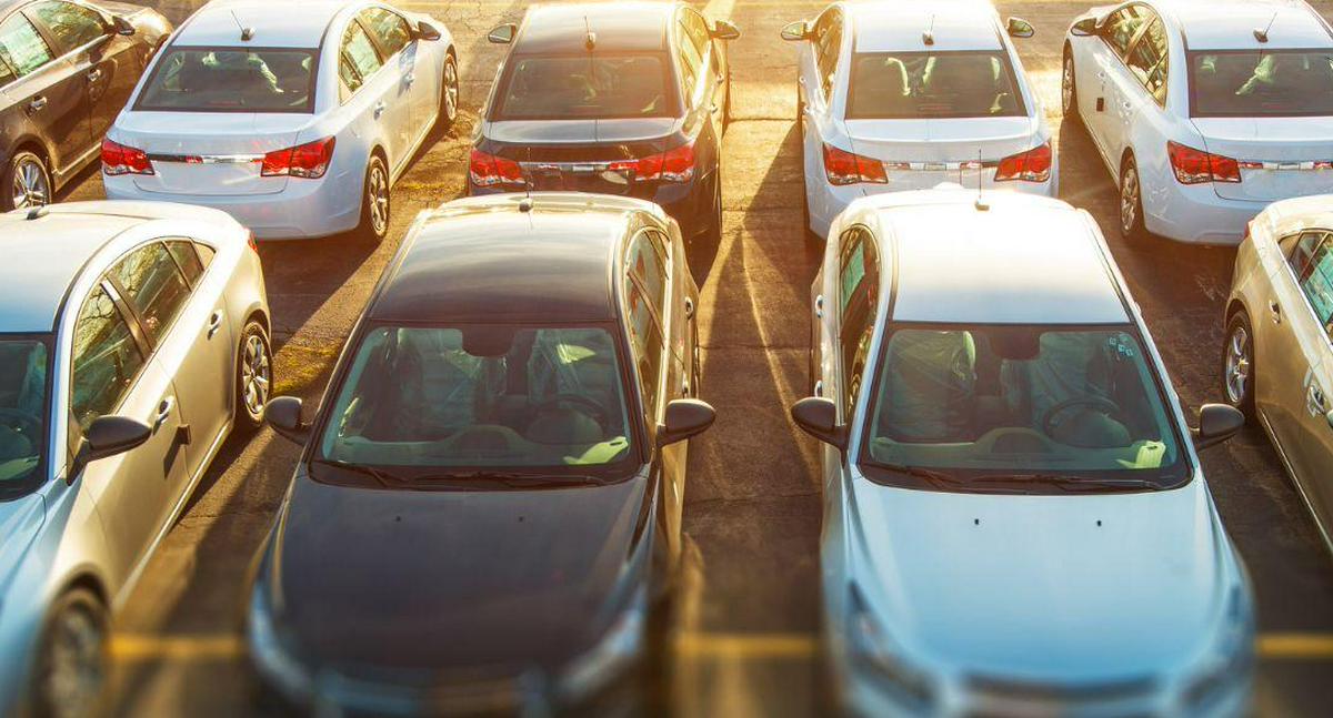 Mercado automotor Colombia 2026: auge híbrido y EV
